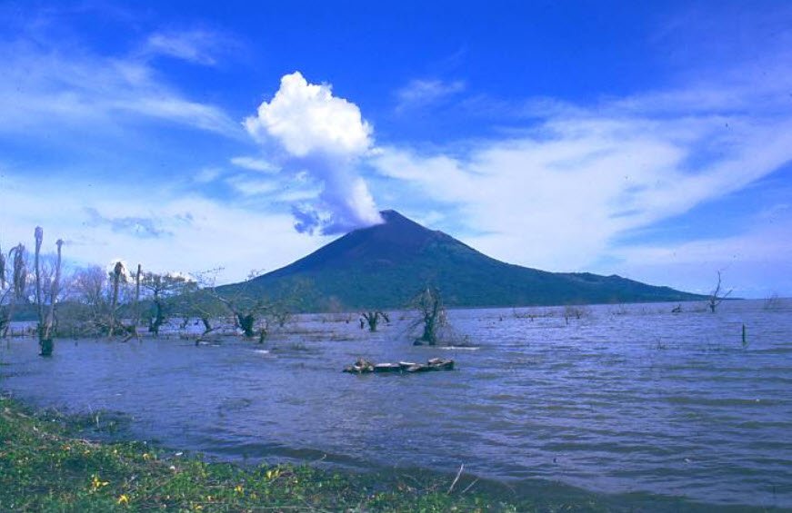 Momotombo Volcano, Near León, Nicaragua